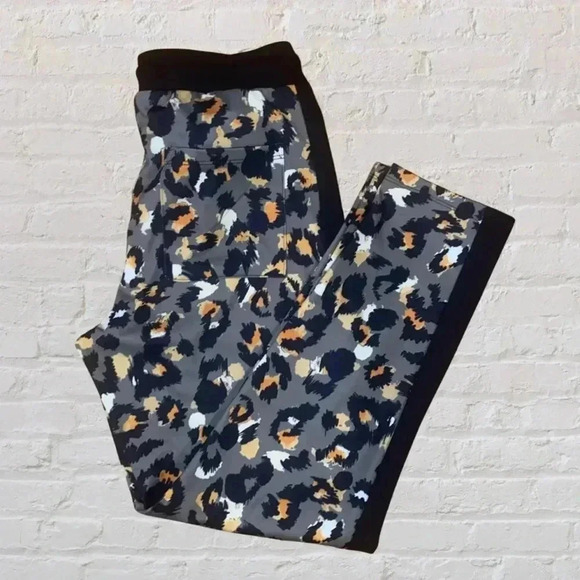 ASOS Leopard Sweatpants - Picture 4 of 4